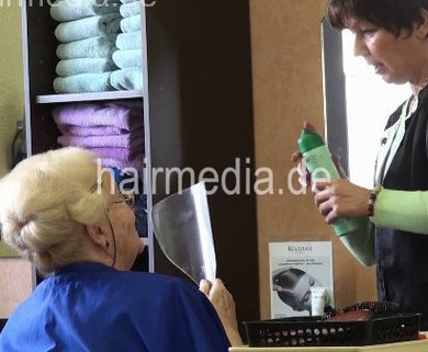 1009 Mature Nylonbarbettes teasing dry hair, faceshield use, in nylon apron