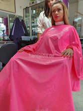将图片加载到图库查看器，PVC Salon cape very large and heavy pink