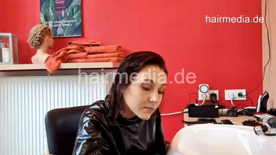 1050 211108 Livestream Berlin Salon MichelleB self wet set and hood dryer