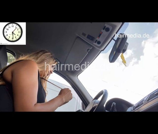 1050 220816 Barberette Zoya driving to meet barber