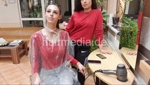 Laden Sie das Bild in den Galerie-Viewer, 1050 221223 Nasrin and Medina caping, shiny cape tie closure and shampooing private livestream