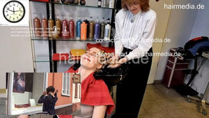1050 220423 Zoya shampoo and cut Sabine, watching barber, salon talking