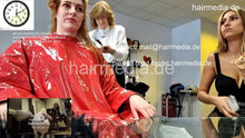 Cargar imagen en el visor de la galería, 1050 220423 Zoya shampoo and cut Sabine, watching barber, salon talking