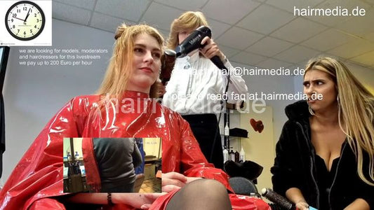 1050 220423 Zoya shampoo and cut Sabine, watching barber, salon talking