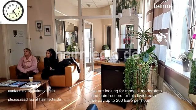1050 220302 Agnieszka Teresa and Ilina shampooing and wetset livestream