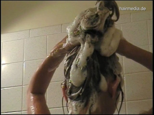 1061 Heather 2 Shower Shampooing