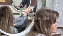 Cargar imagen en el visor de la galería, 1065 EllenS very long pampering salon shampooing by young barber Steven