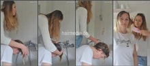 将图片加载到图库查看器，1066 LeaS doing mothers hair, shampoo forward over bathtub and blow