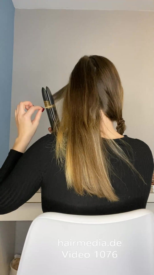 1076 MirjamK  self brushing and curling blonde long hair