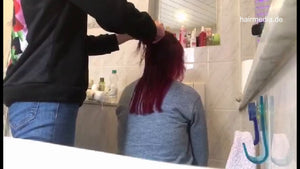 1076 KIK home hair coloring scene