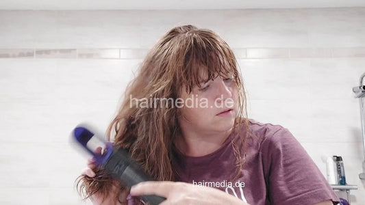 1076 LindaO self shampooing at home blow dry and styling
