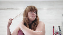 Carica l&#39;immagine nel visualizzatore di Gallery, 1076 LindaO self shampooing at home blow dry and styling