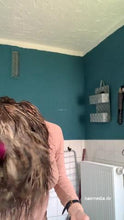 Cargar imagen en el visor de la galería, 1089 PaulineF 200619 self forward bathroom hair wash shampoo and blow in pullover