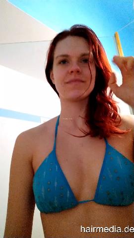 1150 JulieS redhead home 210307 a self bikini shower shampooing in CZ