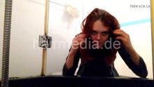 Charger l&#39;image dans la galerie, 1150 JulieS redhead home 210303 self shampooing forward in CZ and blow out