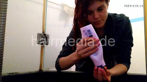 1150 JulieS redhead home 210303 self shampooing forward in CZ and blow out