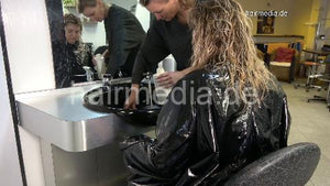 1152 curvy TineZ in leathercoat vinylcape salon shampooing forward by leatherpants barberette, Zoya controlled