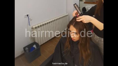 1155 Neda Salon 20210424 shampooing, trim and blow style