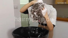 将图片加载到图库查看器，1155 Neda Salon 20210426 a lone in a row, barberette self shampooing forward