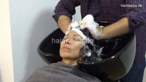 1155 Neda Salon 20211108 chewing Daisy by barber backward salon shampoo hair and facewash