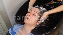 Cargar imagen en el visor de la galería, 1155 Neda Salon 20210503 shampooing strong lady, thick and curly hair