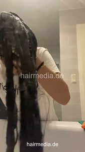 1076 AylinA hair self wash XXL hair forward  and blow style