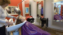 Charger l&#39;image dans la galerie, 1182 21_11_07 HannaM 1 genuine perm backward wash salon shampooing in pink PVC cape