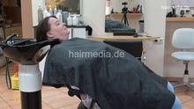 Cargar imagen en el visor de la galería, 1191 MartinaS backward salon shampooing by barber long thick hair