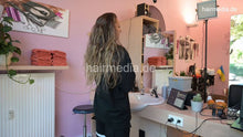 Charger l&#39;image dans la galerie, 1199 10 JennySp dry haircut by curly Barberette Zoya 220515 red pvc cape