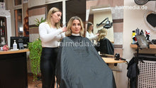 Carica l&#39;immagine nel visualizzatore di Gallery, 1210 MichelleH and sister VanessaH leatherpants 1 caping and dry haircut