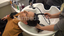 Load image into Gallery viewer, 6134 Stephanie 1 backward salon shampooing Nuremburg in double twin shampoobowl