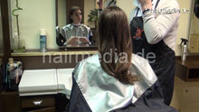 Charger l&#39;image dans la galerie, 6113 Silvija 1 strong forward shampoo hairwash by mature barberette in vintage salon