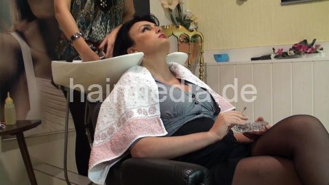 337 Ilona smoking during shampoo backward by AnjaS