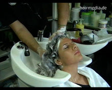 Carica l&#39;immagine nel visualizzatore di Gallery, 8077 Ludmilla 1 thick hair shampooing Italy salon by barber