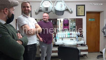 将图片加载到图库查看器，2012 20201209 xmas salon barber session by Nico 1 forward wash