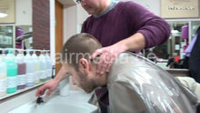 Carica l&#39;immagine nel visualizzatore di Gallery, 2012 20201209 xmas salon barber session by Nico 1 forward wash