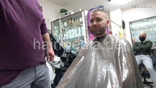 Laden Sie das Bild in den Galerie-Viewer, 2012 20201209 xmas salon barber session by Nico 3 forward wash after buzz