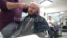 Laden Sie das Bild in den Galerie-Viewer, 2012 20201209 xmas salon barber session by Nico 5 Canan controlled headshave