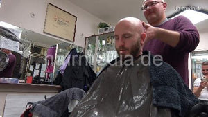 2012 20201209 xmas salon barber session by Nico 5 Canan controlled headshave