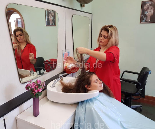 8150 MarieM by MariaK 3 XXL salon backward shampooing