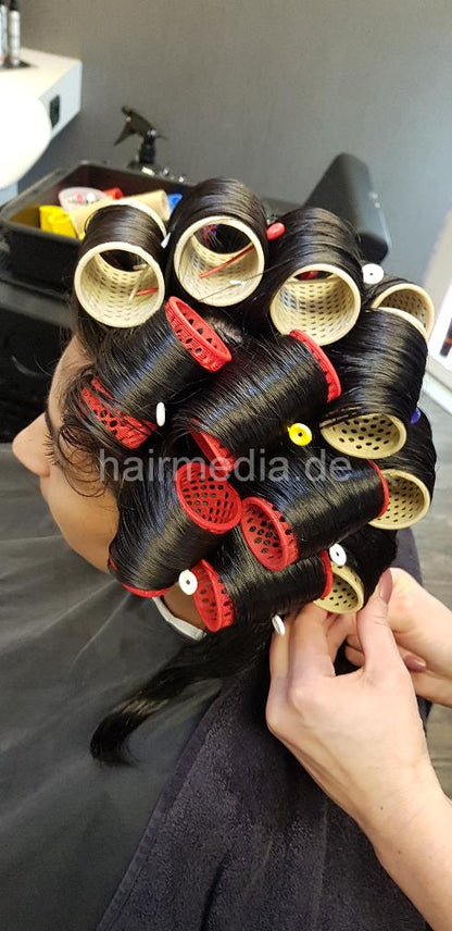 537 Kübra Kassel thick hair long forward wash and wet set