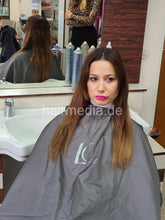 Charger l&#39;image dans la galerie, e0004 unique LC2 shampoo and haircutcape waterproof used