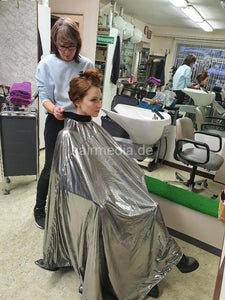 6194 JuliaR 1 readhead backward salon shampooing hairwash in shiny shampoocape