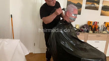 Cargar imagen en el visor de la galería, 2012 20220418 barberchair 2 buzz clippercut and tint homesssion