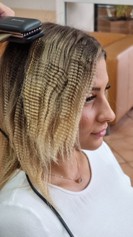 1050 220817 private livestream MichelleH by Leyla, ASMR shampoo and crimp