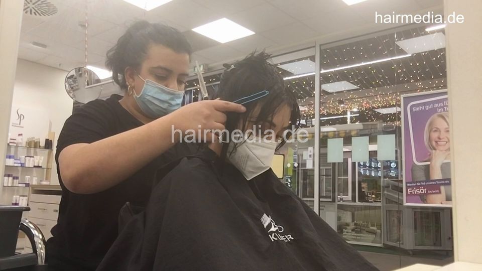 1180 21_11_23 MichelleB shampoo and haircut