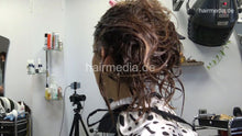 Charger l&#39;image dans la galerie, 1181 Geraldine 2 by barber haircare and forward rinse in tie closure cape