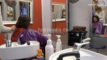 Load image into Gallery viewer, 1182 21_11_07 MichelleB backward wash salon shampooing in pink PVC cape