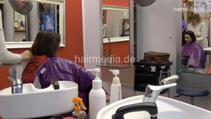 1182 21_11_07 MichelleB backward wash salon shampooing in pink PVC cape