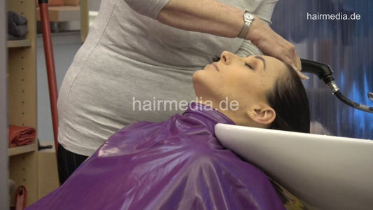 1182 21_11_07 MichelleB backward wash salon shampooing in pink PVC cape by AngelikaS